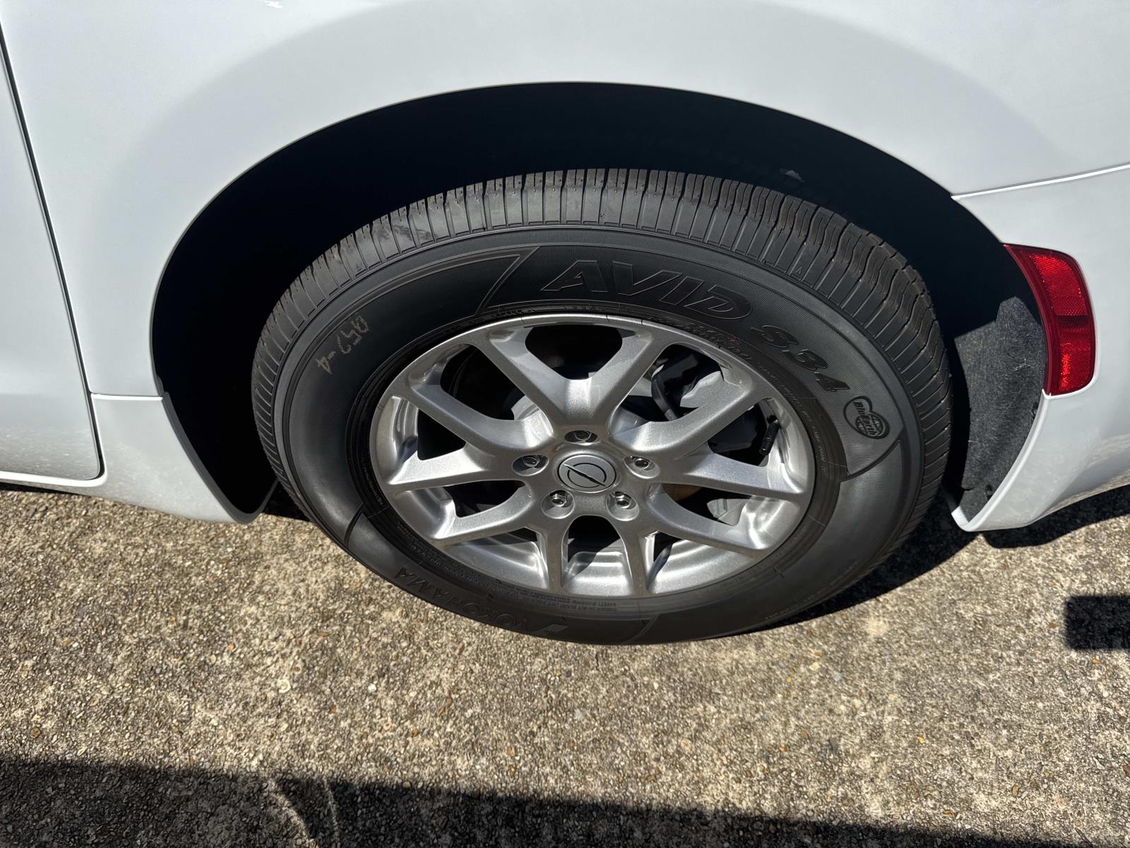 2026 Chrysler Voyager L photo 3