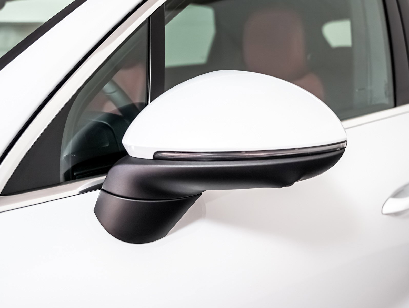 2025 Porsche Cayenne photo 26
