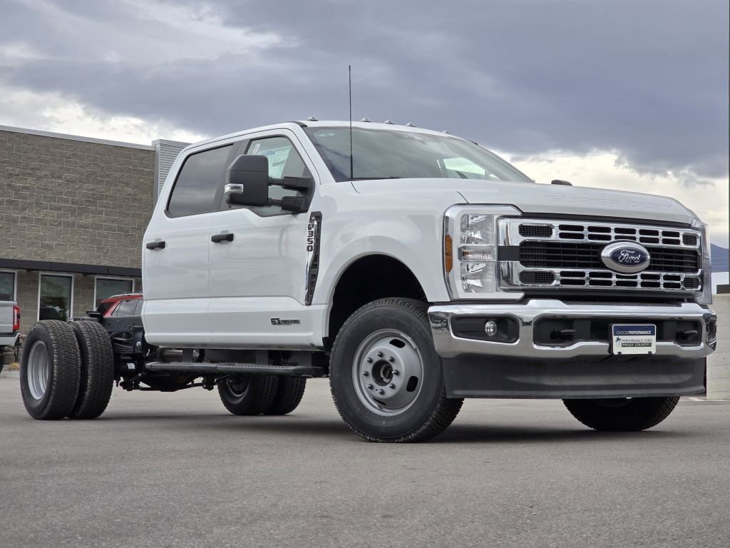 2025 Ford F-350 XL photo 2
