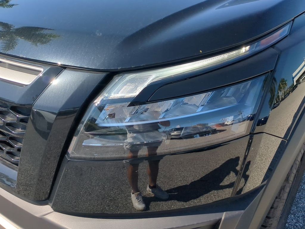 2025 Nissan Pathfinder Rock Creek photo 8