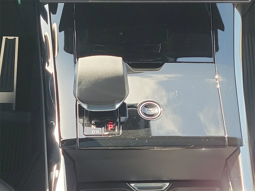 2025 Land Rover Range Rover Sport SE photo 17