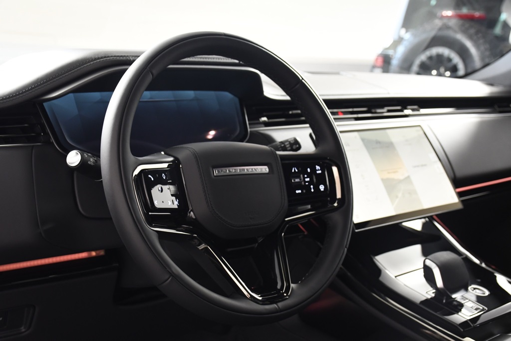 2025 Land Rover Range Rover Sport SE photo 13