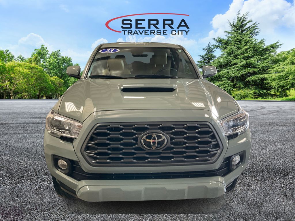 2023 Toyota Tacoma TRD Sport photo 2