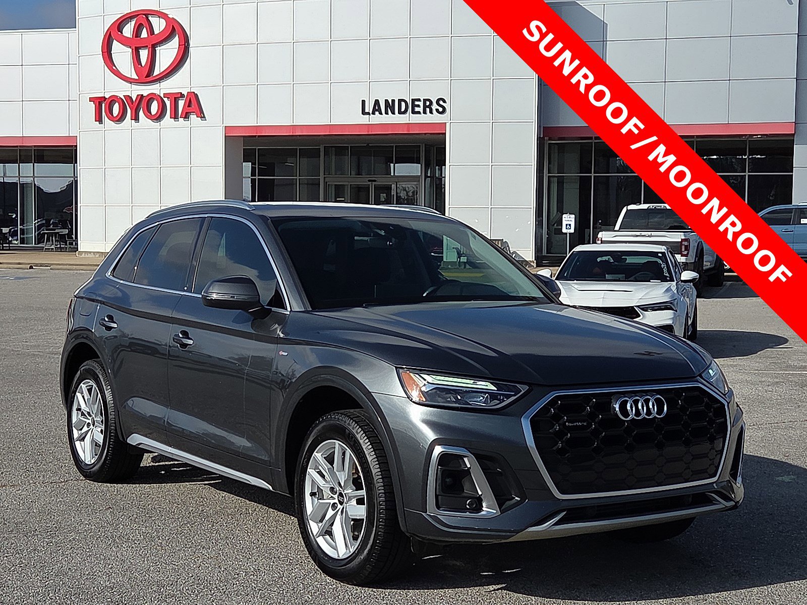 2022 Audi Q5 Premium's photo