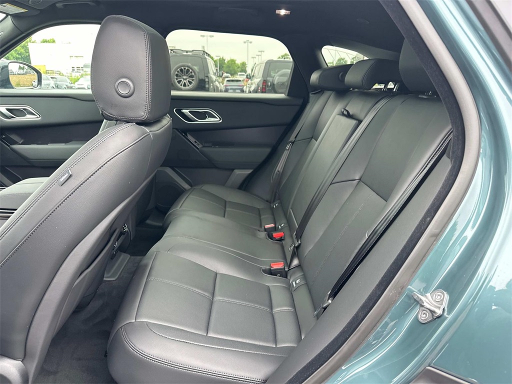 2026 Land Rover Range Rover Velar SE photo 7