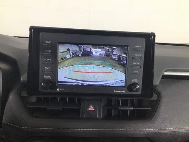 2022 Toyota RAV4 XLE photo 18