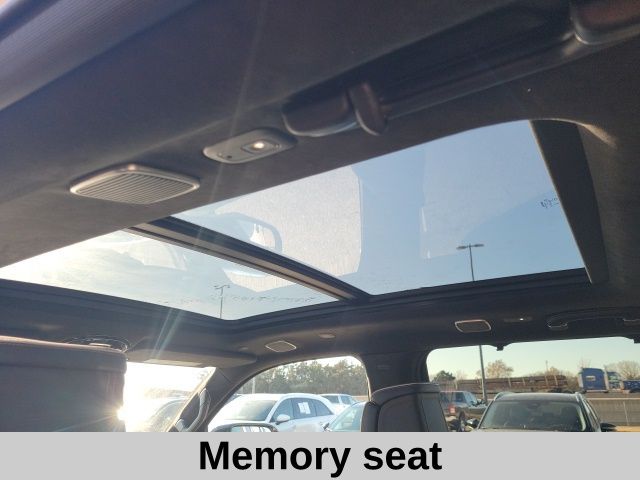 2024 Jeep Wagoneer L Series III photo 3