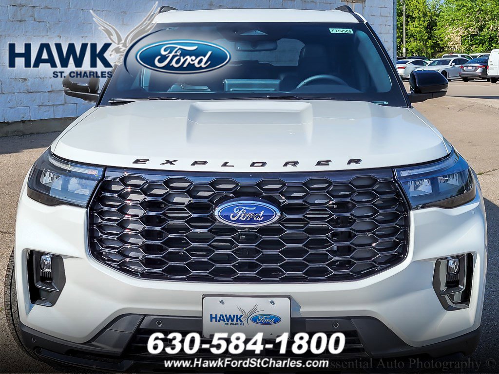 2025 Ford Explorer ST-Line photo 4