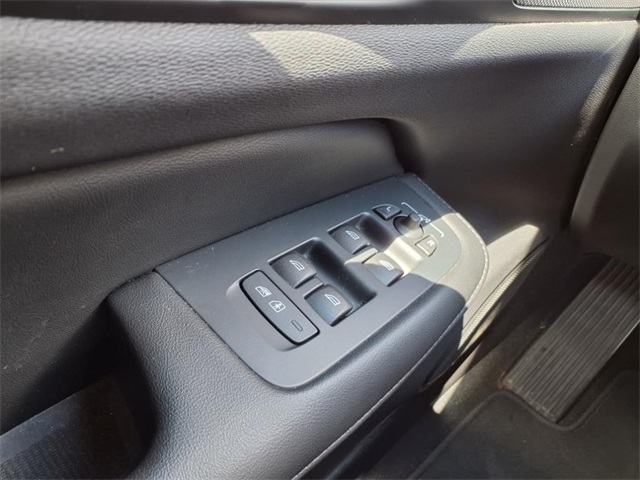 2024 Volvo S60 Recharge T8 Plus photo 25