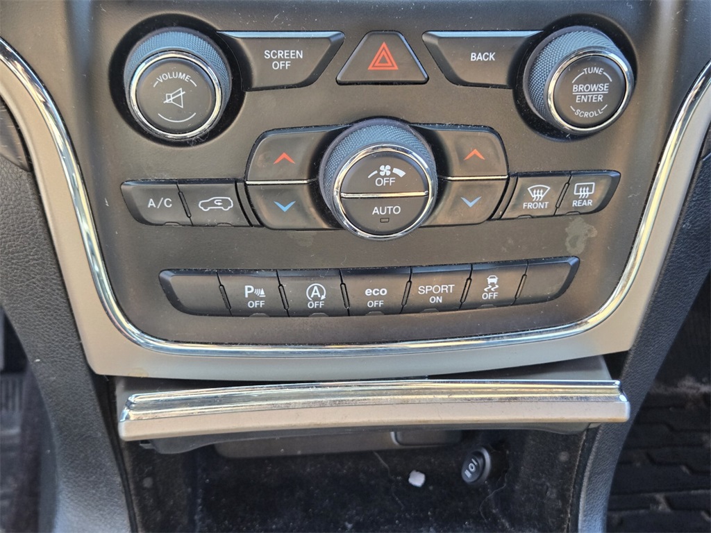 2017 Jeep Grand Cherokee Laredo photo 17