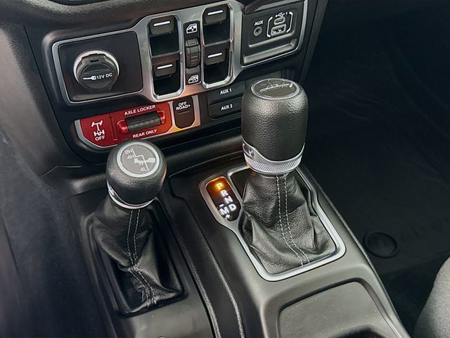2024 Jeep Gladiator Willys photo 16