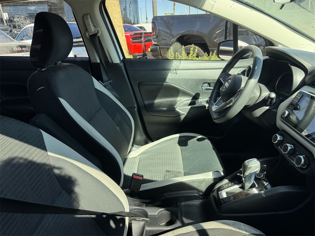 2020 Nissan Versa 1.6 SV photo 3
