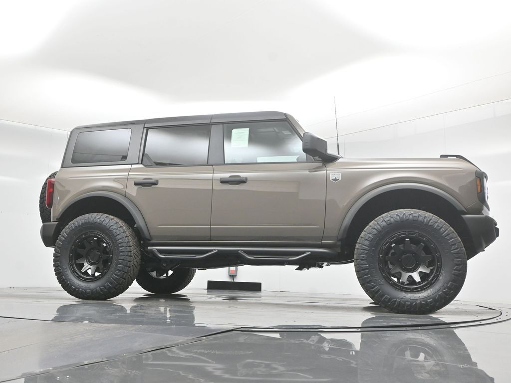2025 Ford Bronco Big Bend photo 2