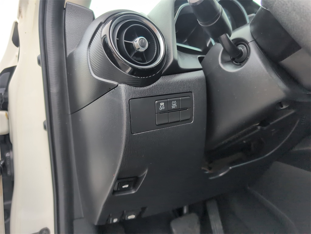 2017 Toyota Yaris iA Base photo 17