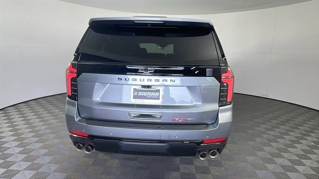 2025 Chevrolet Suburban RST photo 4