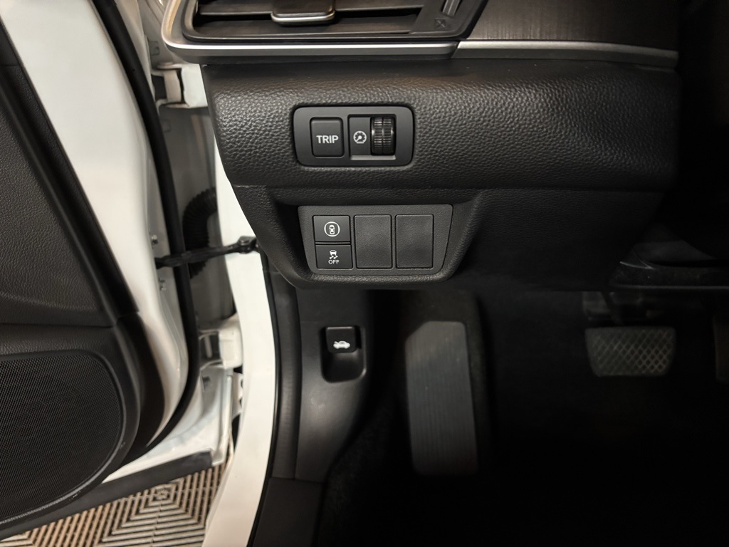 2019 Honda Accord LX photo 14