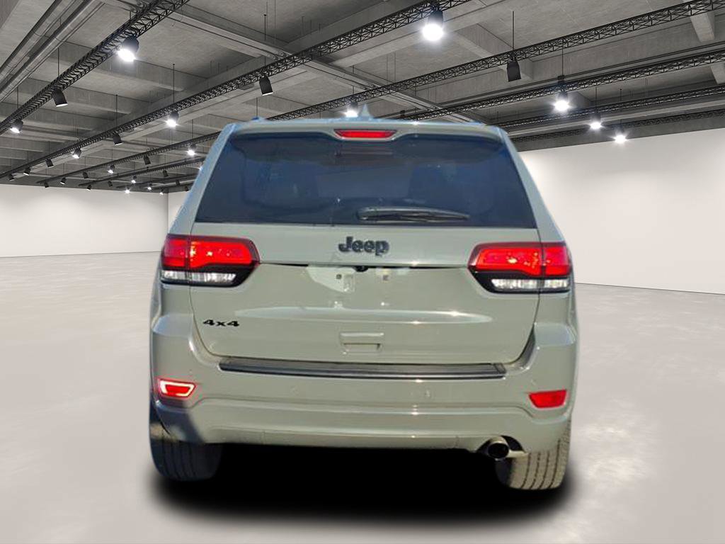 2021 Jeep Grand Cherokee Laredo X photo 2