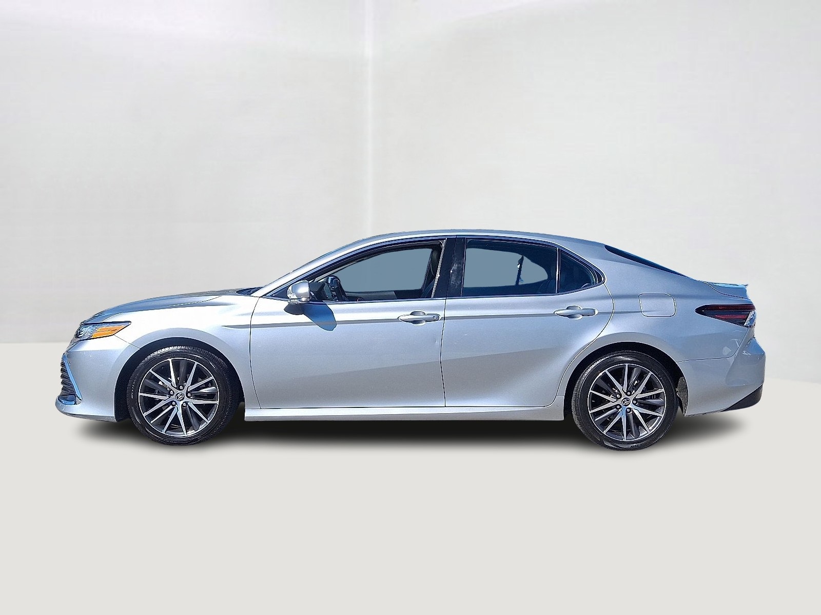 2023 Toyota Camry XLE photo 8