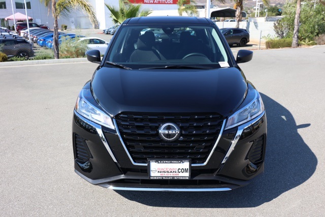 2025 Nissan Kicks Play S photo 7