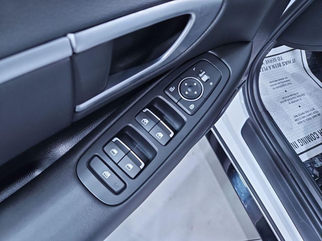2024 Hyundai Sonata SEL Convenience photo 11