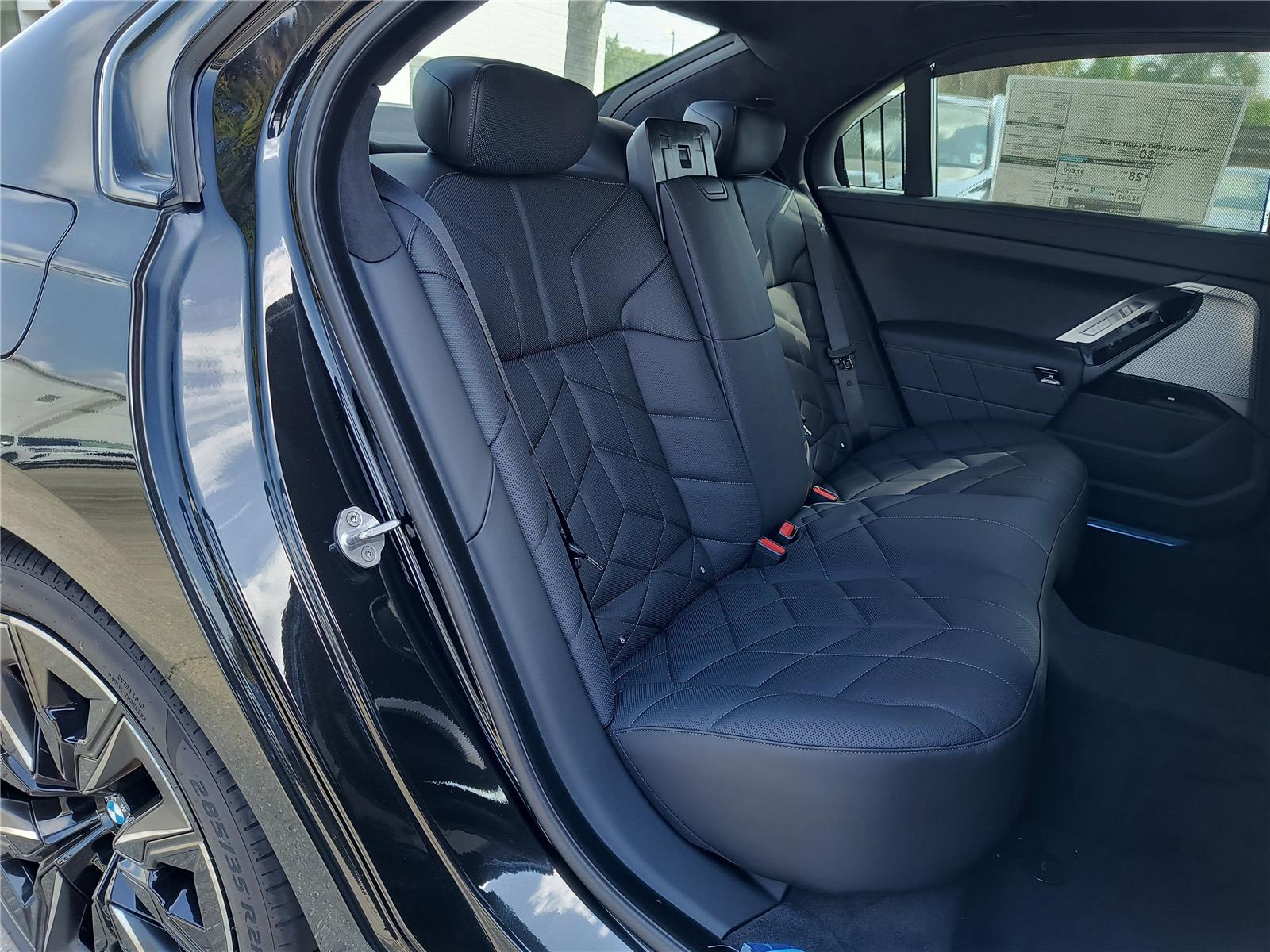 2025 Bmw 740i photo 11