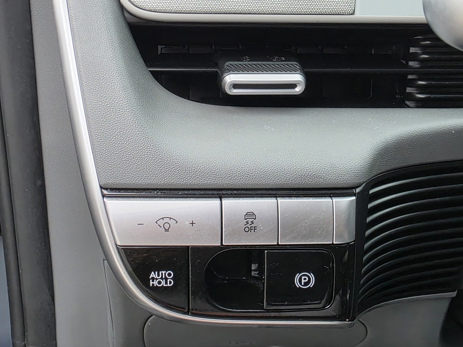 2022 Hyundai Ioniq 5 SE photo 32