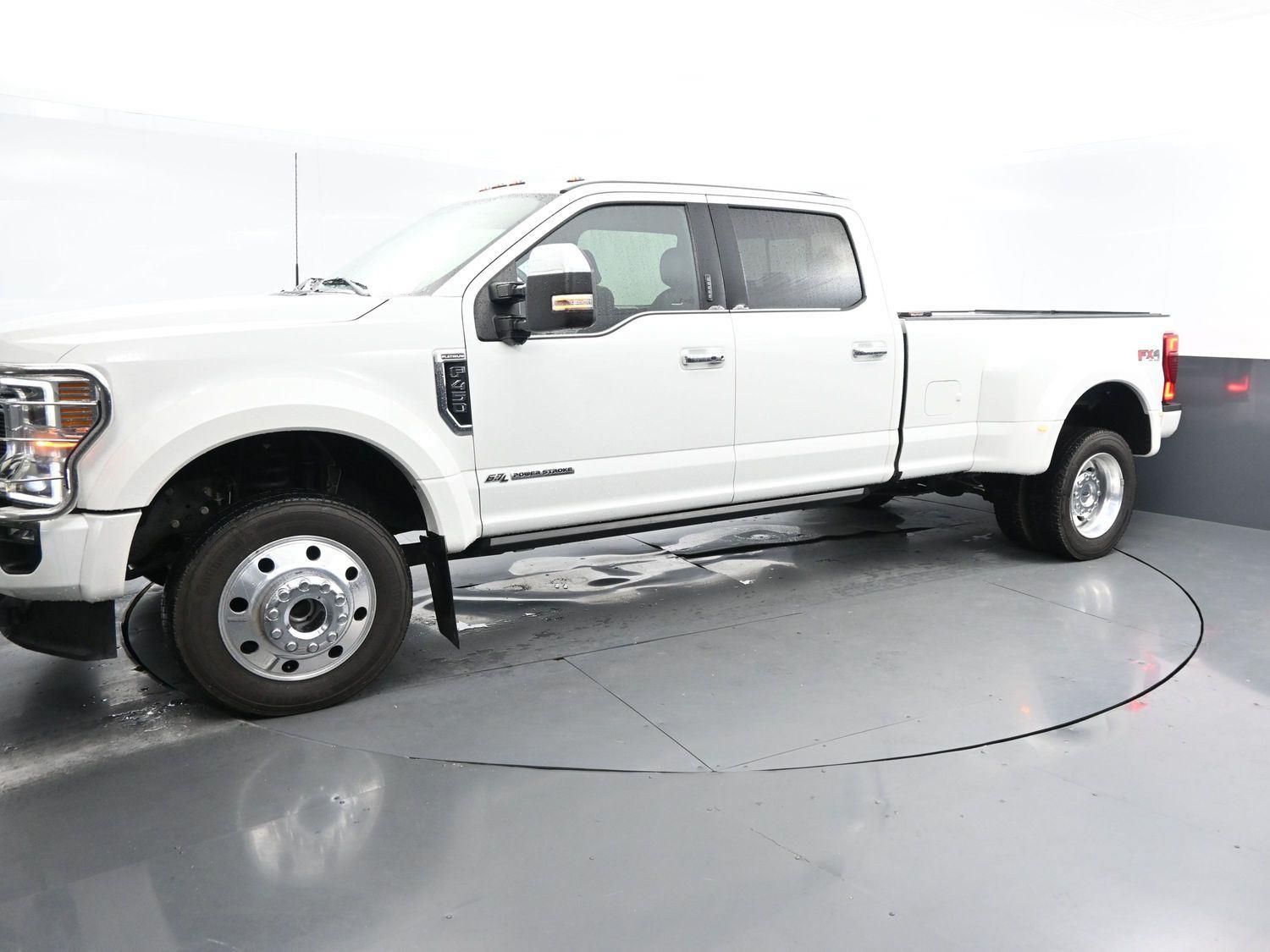 2022 Ford F-450 Platinum photo 2