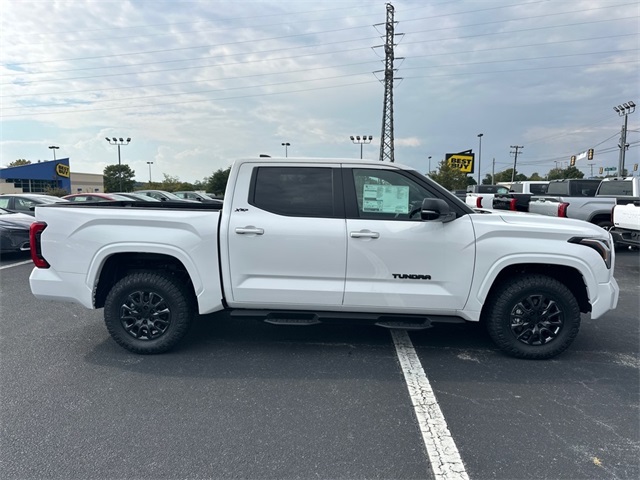 2026 Toyota Tundra SR5 CrewMax photo 2