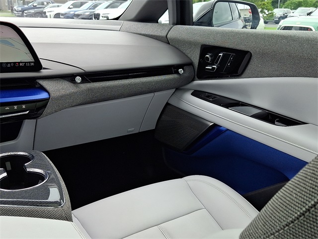 2025 Cadillac Optiq Luxury photo 18