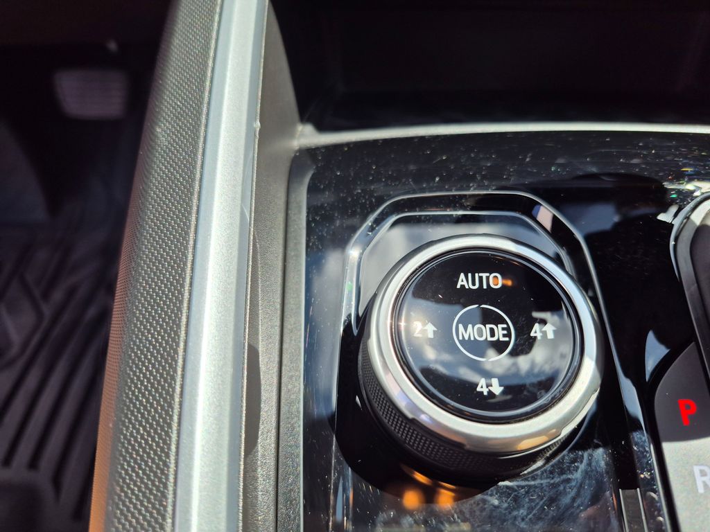 2024 Chevrolet Colorado Trail Boss photo 12
