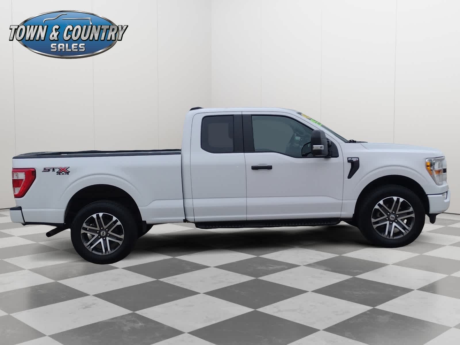 2022 Ford F-150 XL photo 8