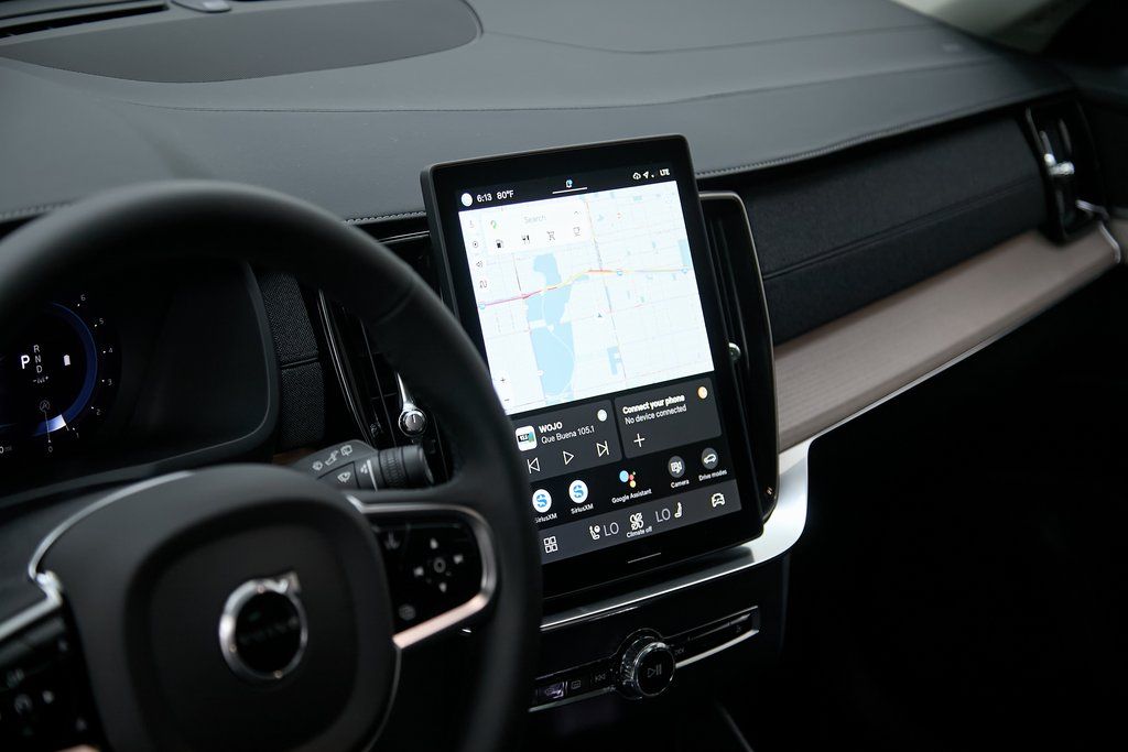 2025 VOLVO XC90 - Image 13