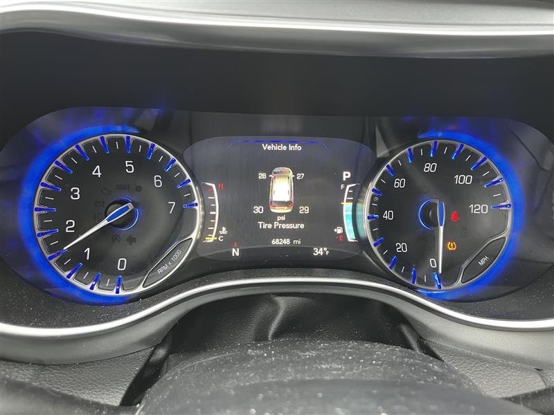 2019 Chrysler Pacifica Limited photo 3