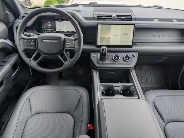 2025 Land Rover Defender 110 X-Dynamic SE photo 9