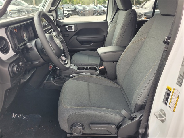 2025 Jeep Wrangler Willys photo 4