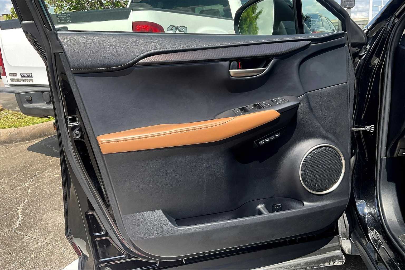 2017 Lexus NX 200t Luxury photo 19