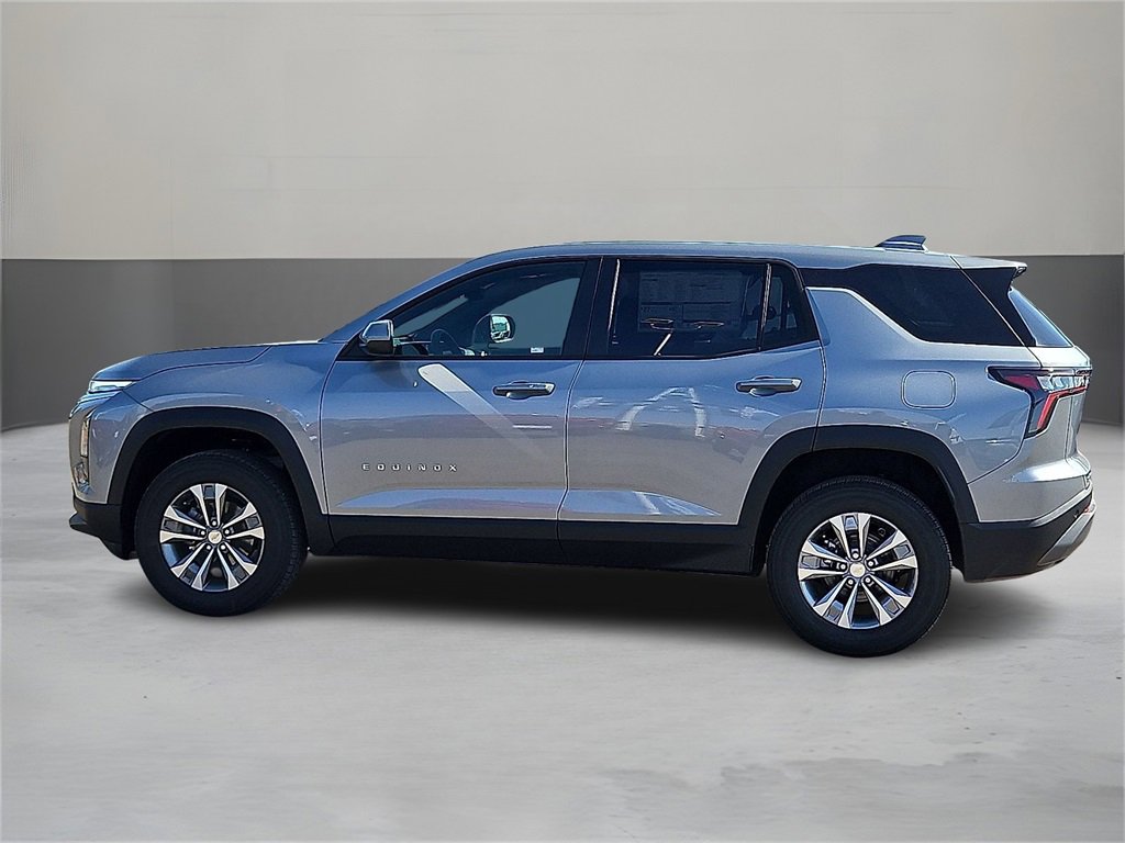 2026 Chevrolet Equinox LT photo 2