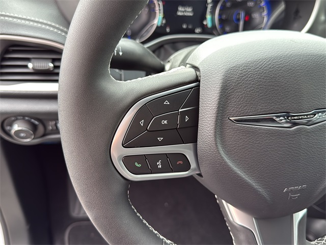 2026 Chrysler Pacifica photo 9