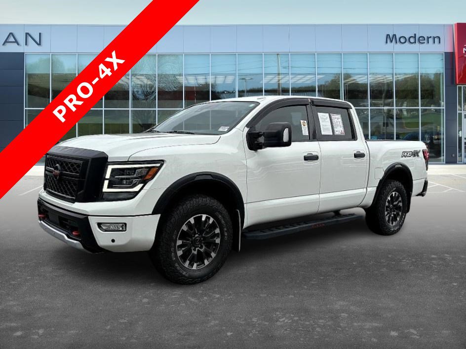 2021 Nissan Titan PRO-4X's photo