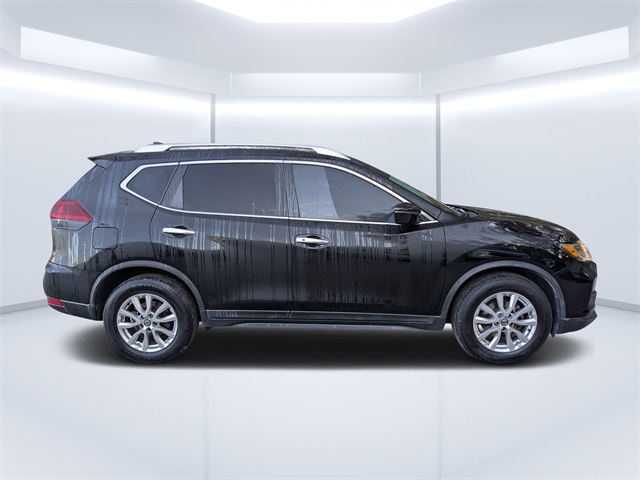 2019 Nissan Rogue SV photo 2