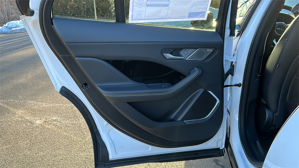 2024 Jaguar I-PACE HSE photo 23