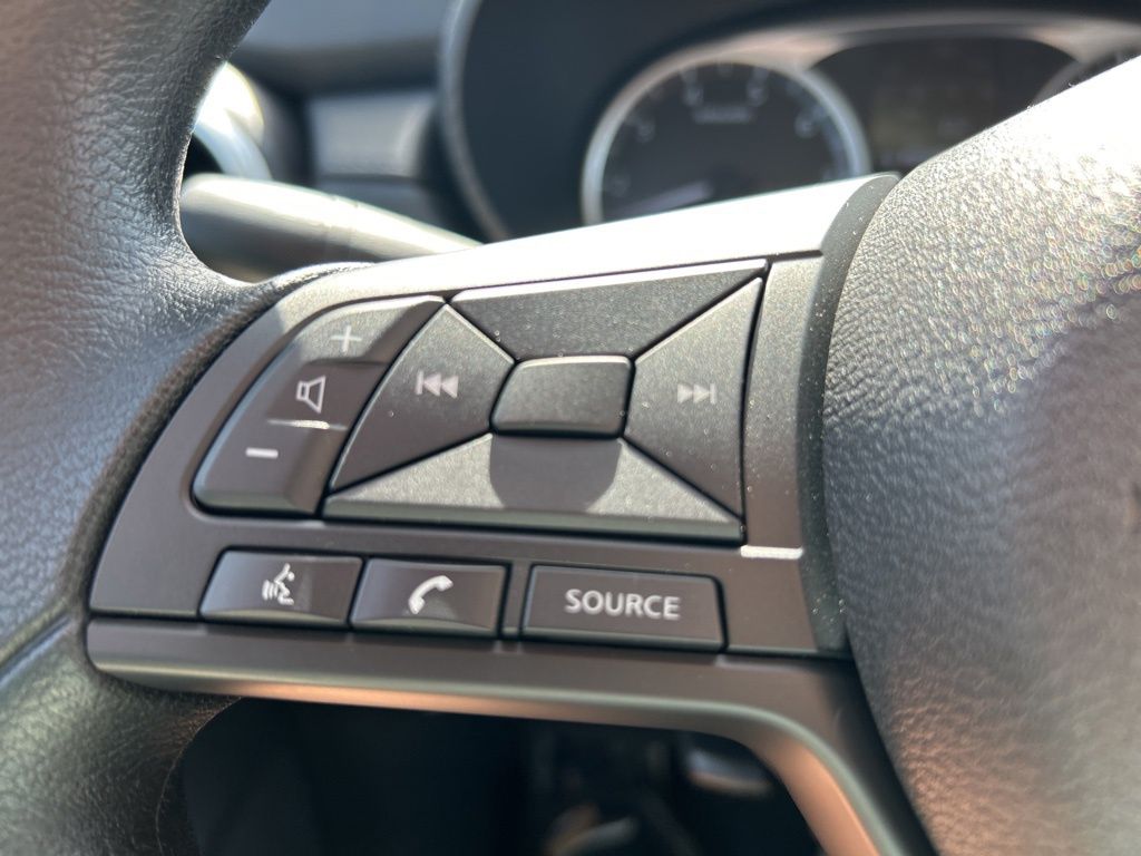 2025 Nissan Versa S photo 18