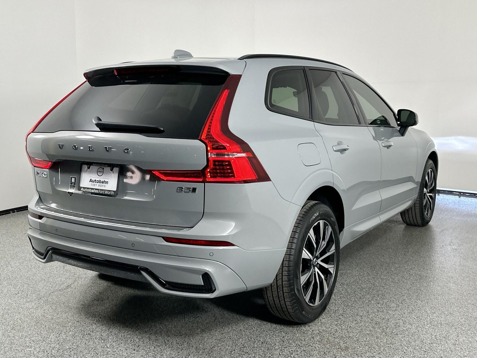 2025 Volvo XC40 AWD Core photo 4