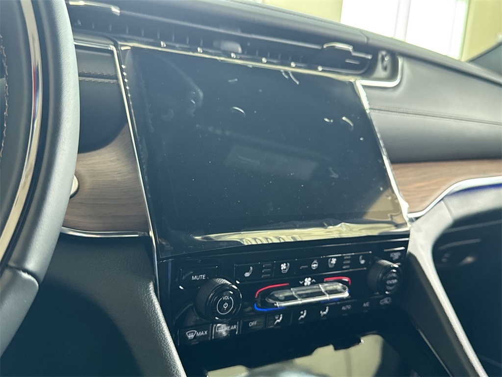 2025 Jeep Grand Cherokee Summit photo 22