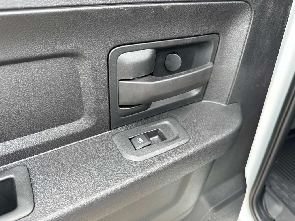 2025 Ram 2500 Tradesman photo 29