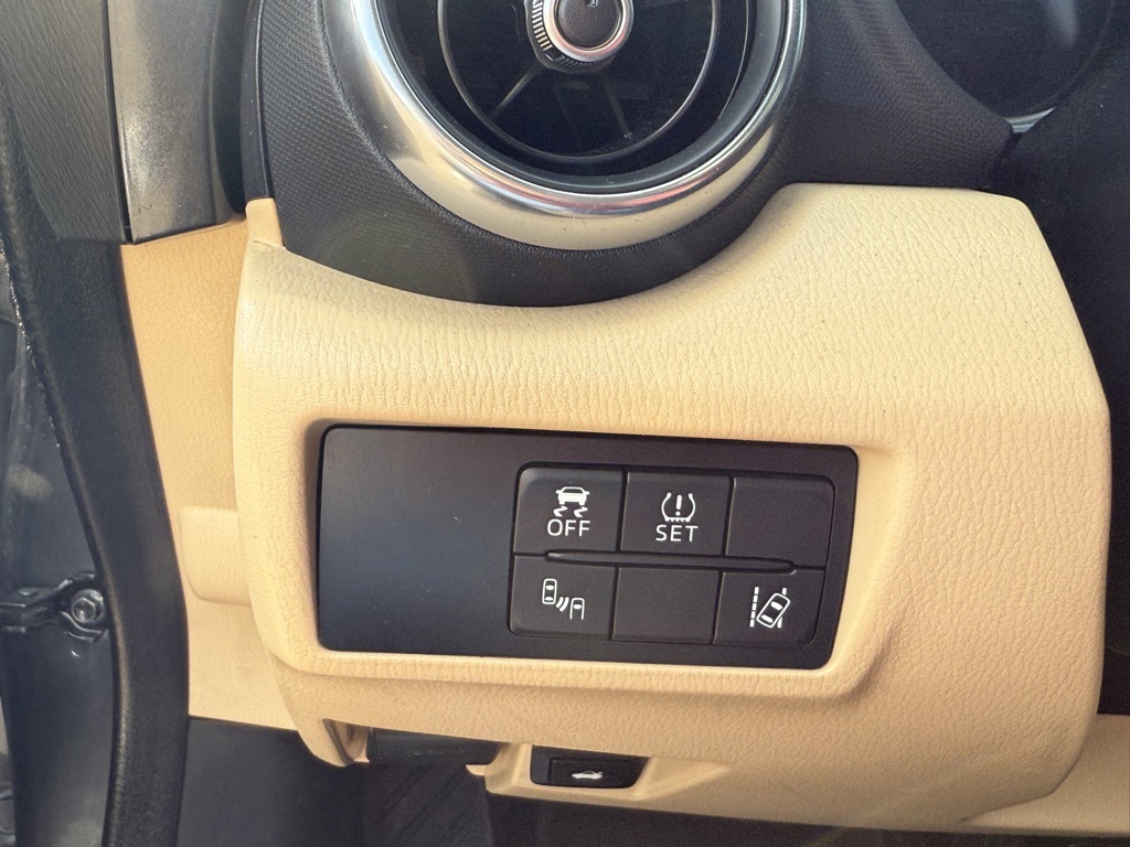 2016 Mazda MX-5 Miata Miata Grand Touring photo 17