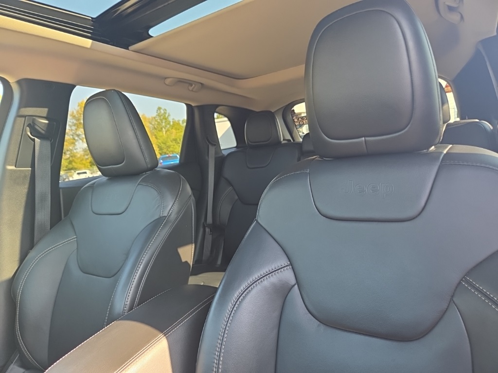 2016 Jeep Cherokee Limited photo 14