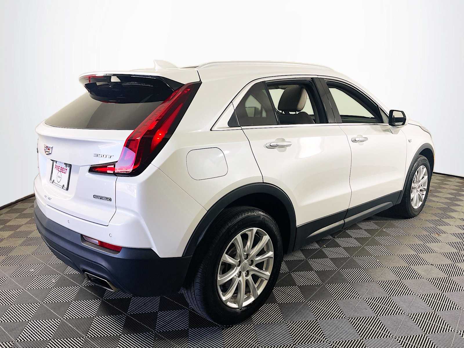 2023 Cadillac XT4 Luxury photo 4