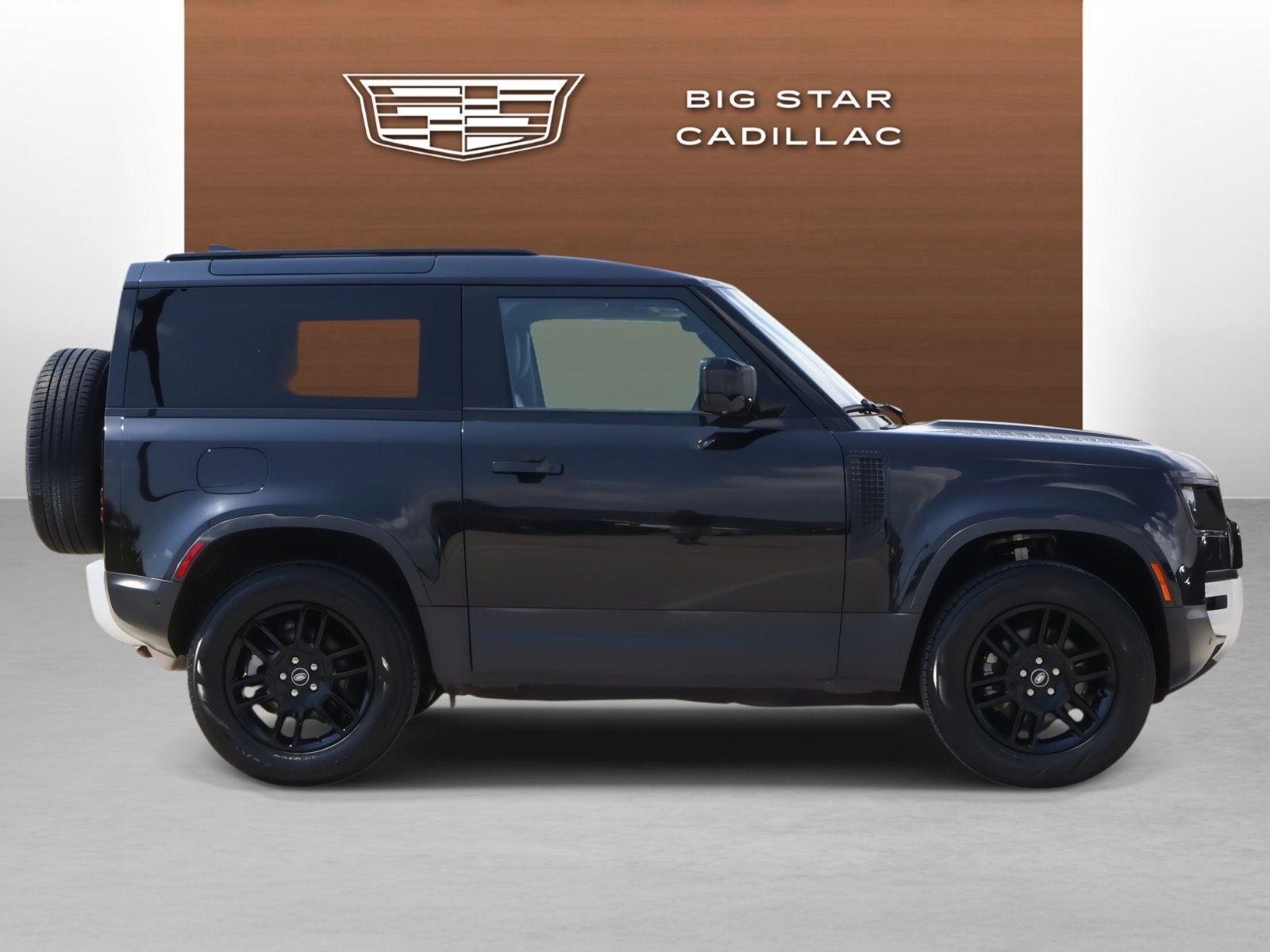 2024 Land Rover Defender S photo 5