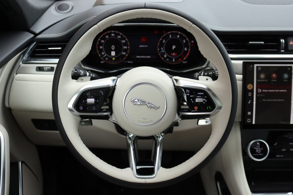 2026 JAGUAR F-PACE - Image 16